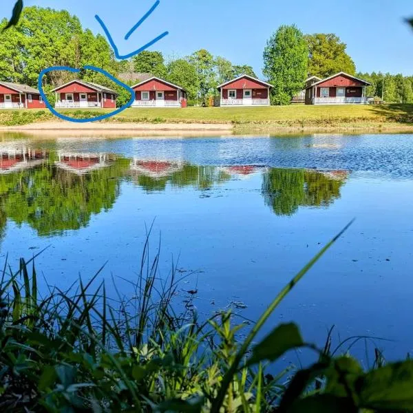 Rolig häst, Kaneeling Stugby AB，位于Bäckefors的酒店