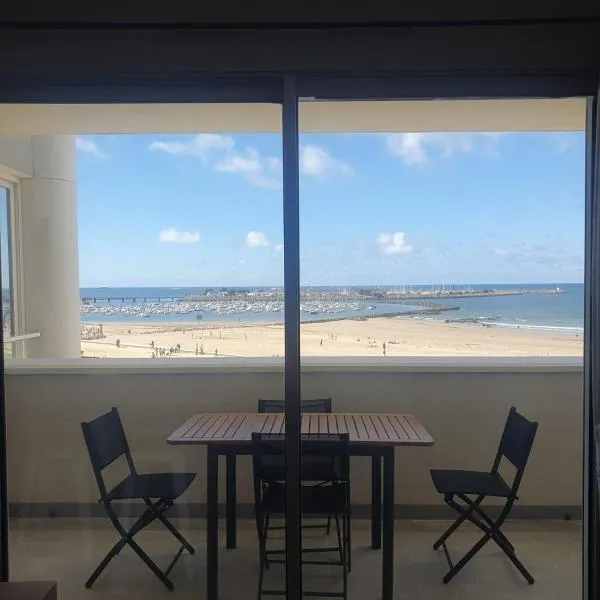 Oceanes appartement vue mer，位于波尔尼谢的酒店