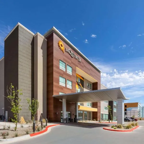 La Quinta Inn & Suites by Wyndham El Paso East Loop-375，位于埃尔帕索的酒店
