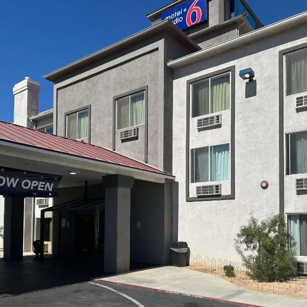 Studio 6 Suites Hesperia, CA West Main Street I 15，位于希斯皮里亚的酒店