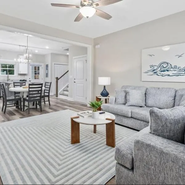 Pier View - Spacious Home Sleeps 8 - Pet Friendly，位于默特尔比奇的酒店