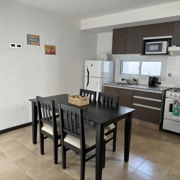 Duplex para 5 personas t4，位于瓜伊马延的酒店