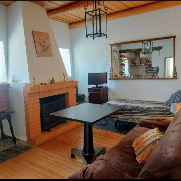 La casita en la Alcornocosa -Sevilla，位于塞维利亚的酒店
