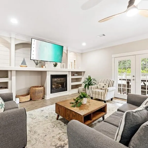 Coastal91 Free Golf Cart Gated Beach Access，位于德斯坦的酒店