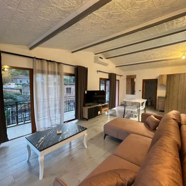 Sajmir Suites，位于佩尔梅特的酒店