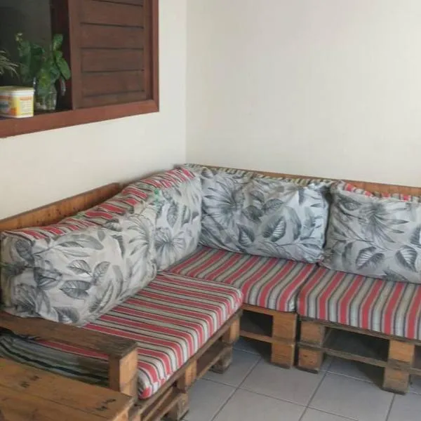 Casa agradável com piscina 12 km da praia，位于帕纳米林的酒店