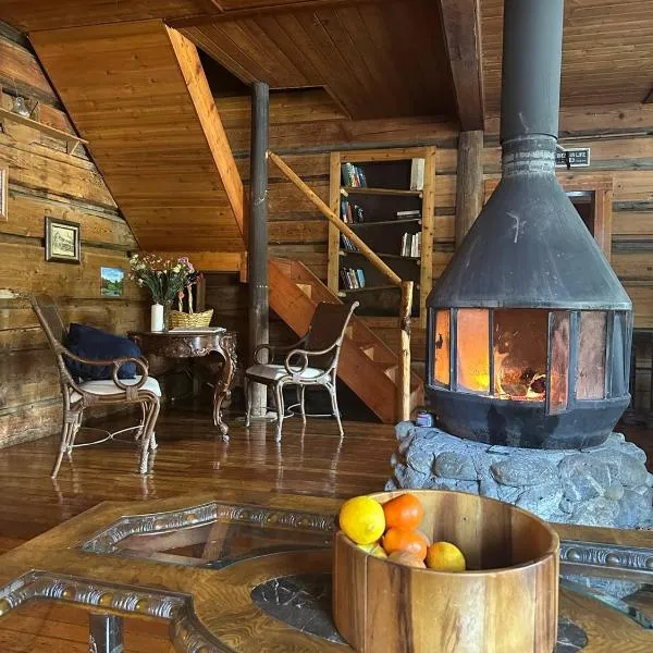 Rustic Beaverfoot Lodge Room N8，位于Parson的酒店