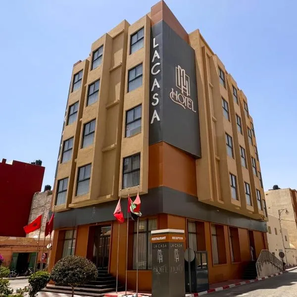 MH HOTEL LA CASA，位于阿尤恩的酒店