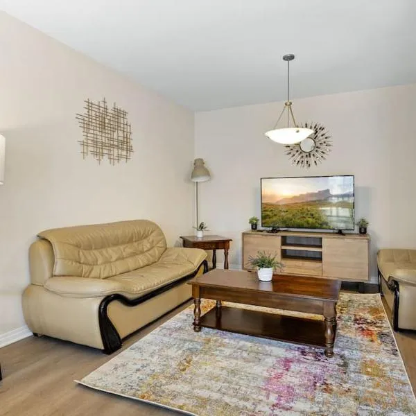 Charming 2BR2BA Home Near Downtown LA And Walkable Amenities，位于蒙特利公园市的酒店
