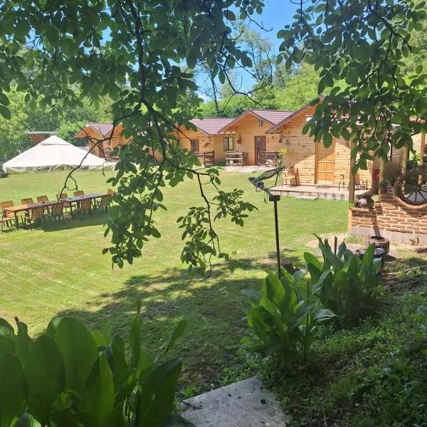 CAMPING THOBIAS，位于Alunu的酒店