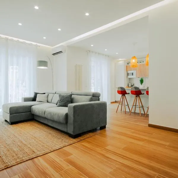 Luxury Apartment near Naples, Parking, 2 bath，位于弗拉塔马焦雷的酒店