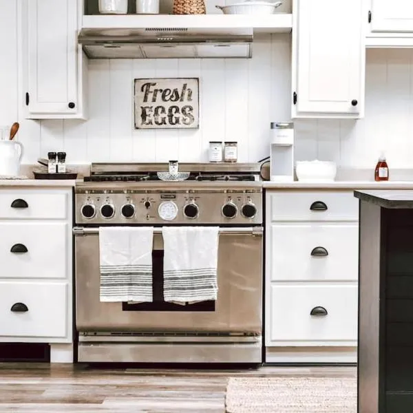 Cellar Suite at Winery and Vineyard，位于Waterford的酒店