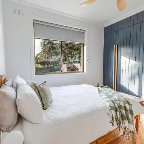 Gorgeous Sunset View, Pet Friendly with Huge Yard，位于格罗夫海洋的酒店