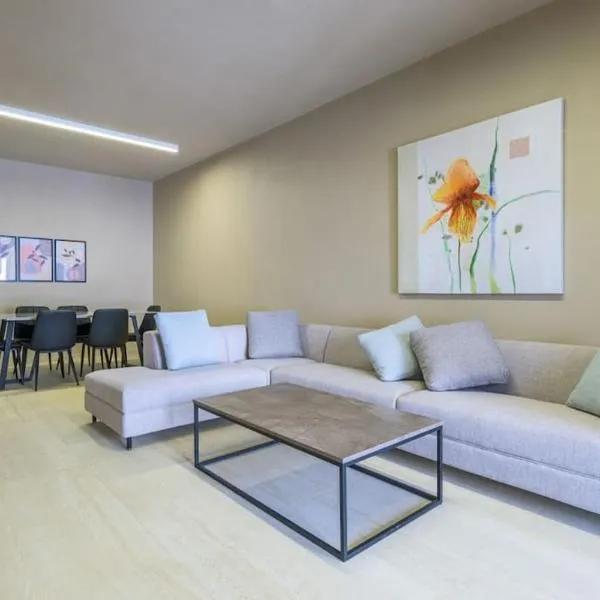 Batroun Retreat 3BR 24-7 Electricity，位于拜特龙的酒店