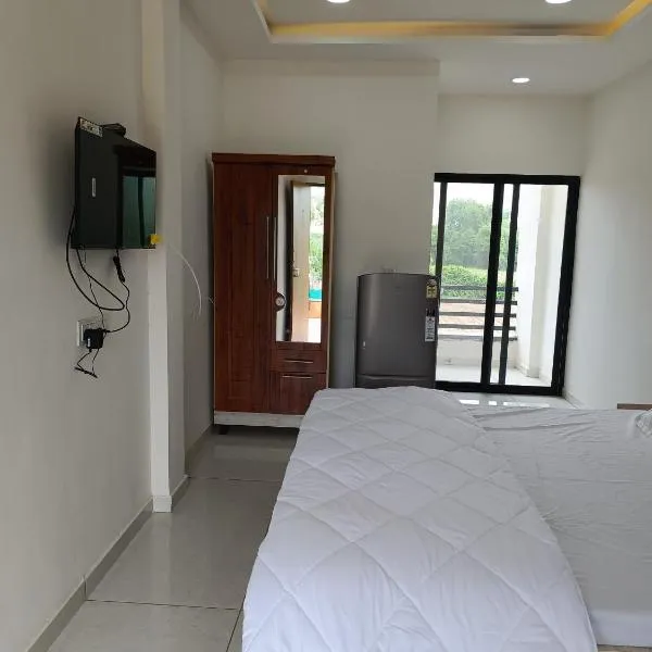 Royal NATH Homestay，位于Rājpīpla的酒店