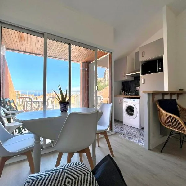 Appartement Collioure, grande terrasse et parking，位于科利尤尔的酒店