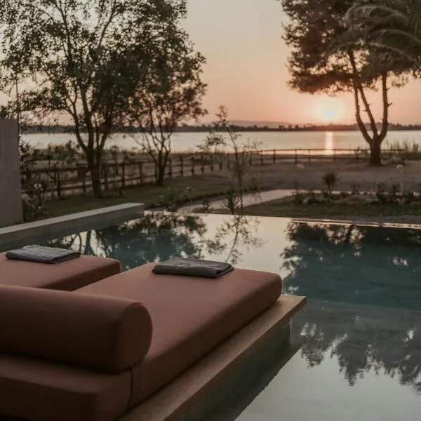 Pure Beachfront Villa with Pool，位于沃尔沃罗的酒店