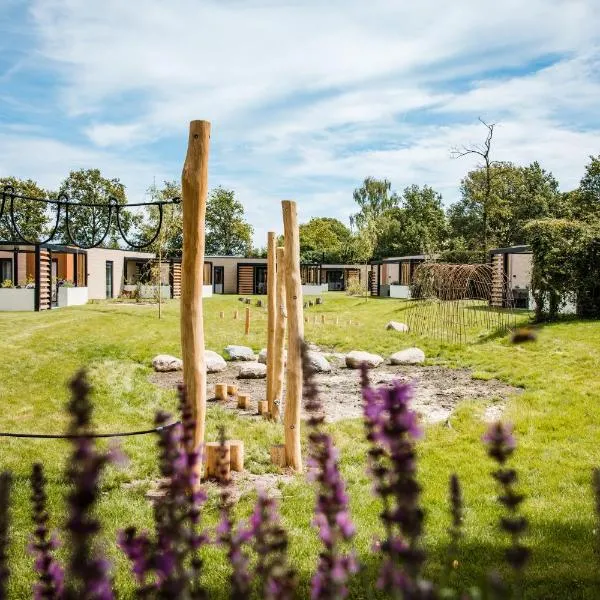 Recreatiewoning 'Dwergarend' op Gemoedelijk Vakantiepark，位于福尔特赫伊曾的酒店
