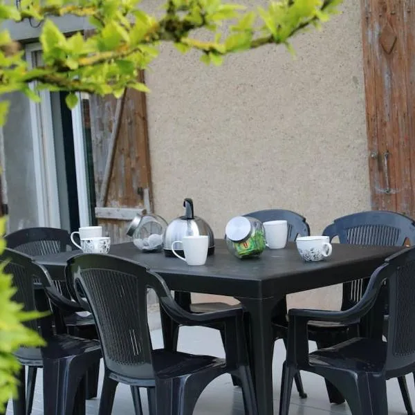 Halte de Saint Léger déplacements professionnels et familles，位于Saint-Léger-des-Vignes的酒店