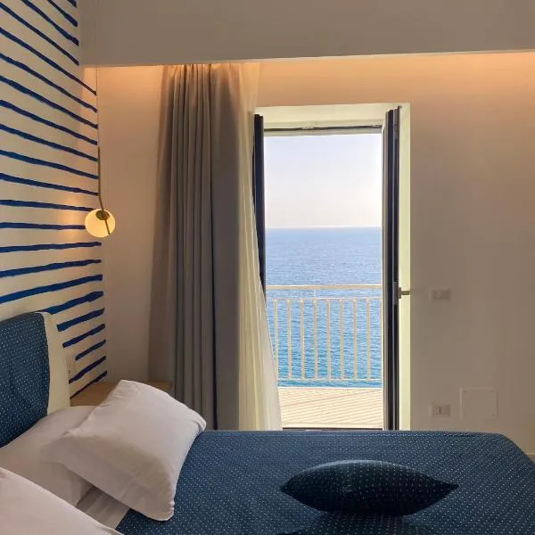Calanca Rooms，位于卡梅罗塔码头的酒店