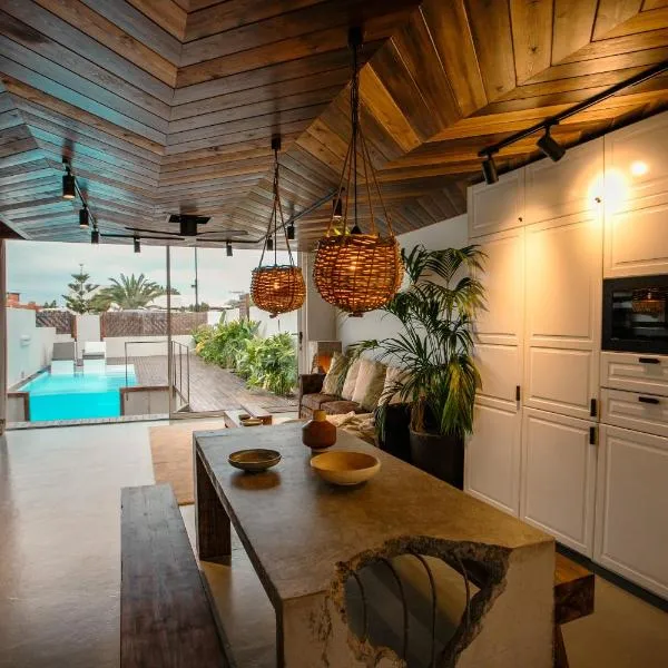 Casa OuirA Chalet con Piscina Privada y vistas，位于科拉雷侯的酒店
