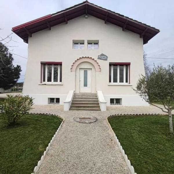Maison，位于Neuvic的酒店