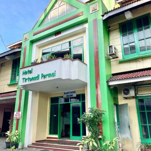 Hotel Tirtonadi Permai，位于Kadiporo的酒店
