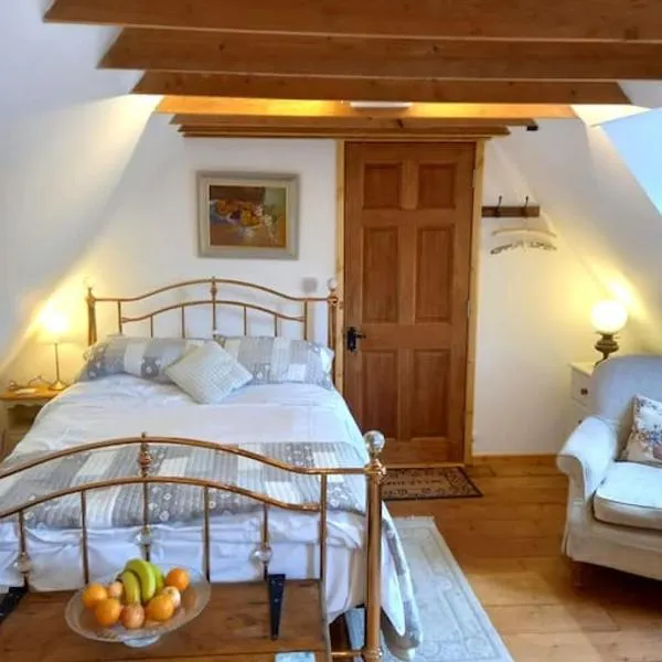 Rustic Retreat Guest Lodge，位于Littleport的酒店