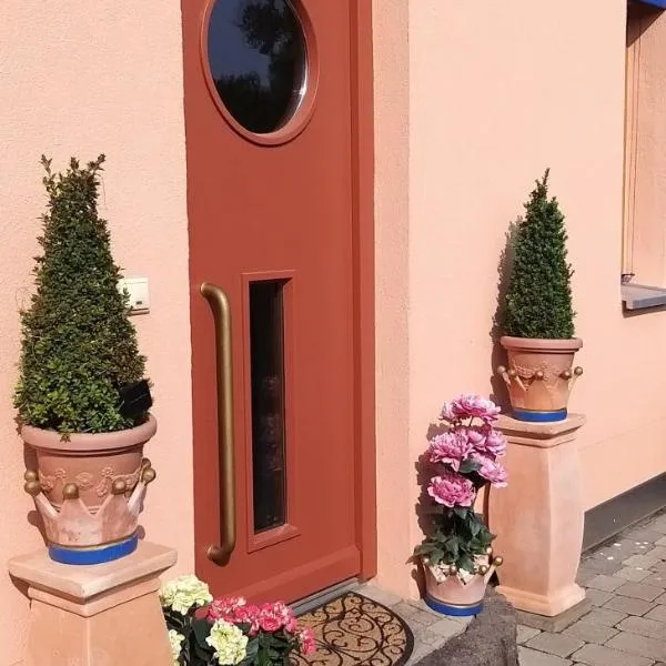 SECRA Exclusive Maisonette-Ferienzimmer Am Backhausgarten，位于弗隆海姆的酒店