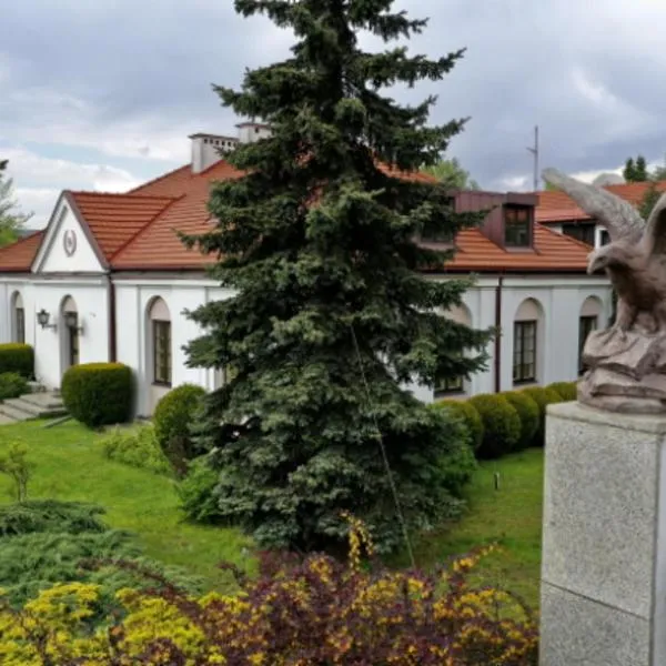 Hotel "Zajazd Napoleoński"，位于苏雷欧维克的酒店