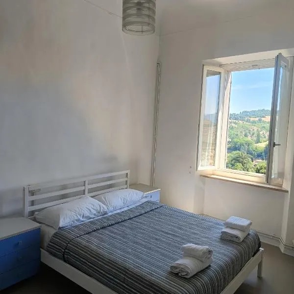 Appartamento Urbino con due camere da letto，位于乌尔比诺的酒店