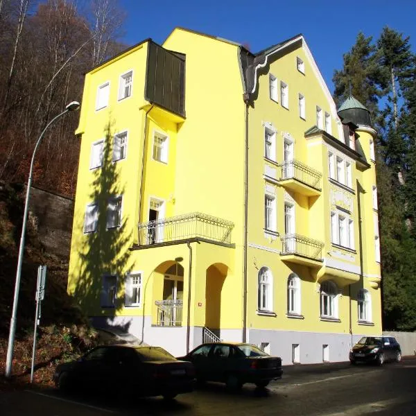 Hotel Vera，位于亚希莫夫的酒店