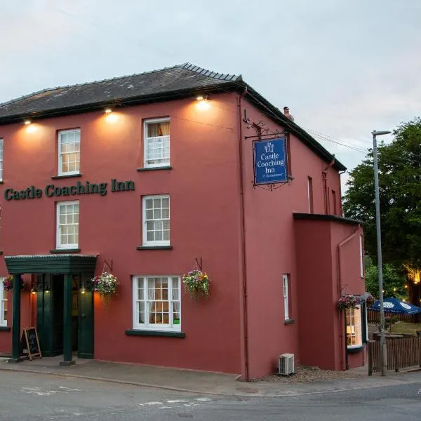 The Castle Coaching Inn，位于Ystrad-ffin的酒店