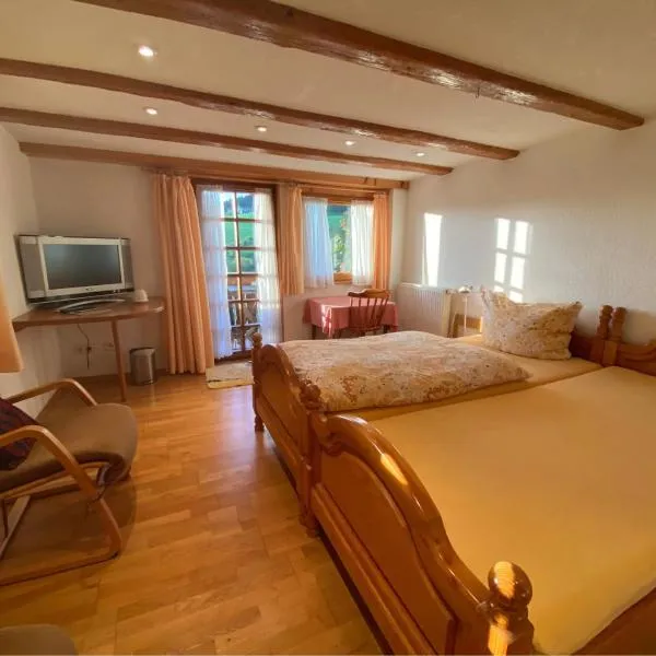 Room in Guest room - Small holiday cottage，位于Schuttertal的酒店