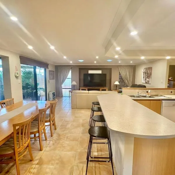 Anne's Retreat - Busselton，位于巴瑟尔顿的酒店
