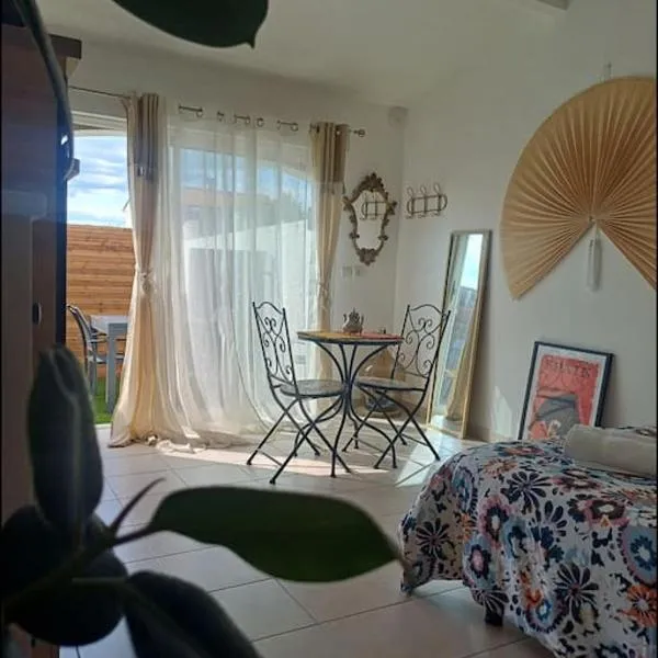 Studio mi casa es su casa，位于沃韦尔的酒店