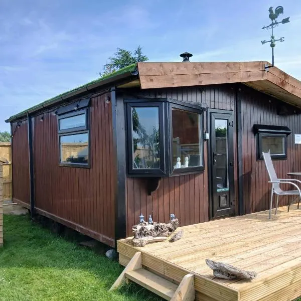 The Zen Den "With Lazy Spa"，位于Northbourne的酒店