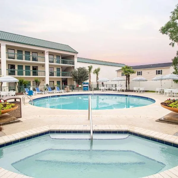 Econo Lodge Inn & Suites Foley-North Gulf Shores，位于弗利的酒店