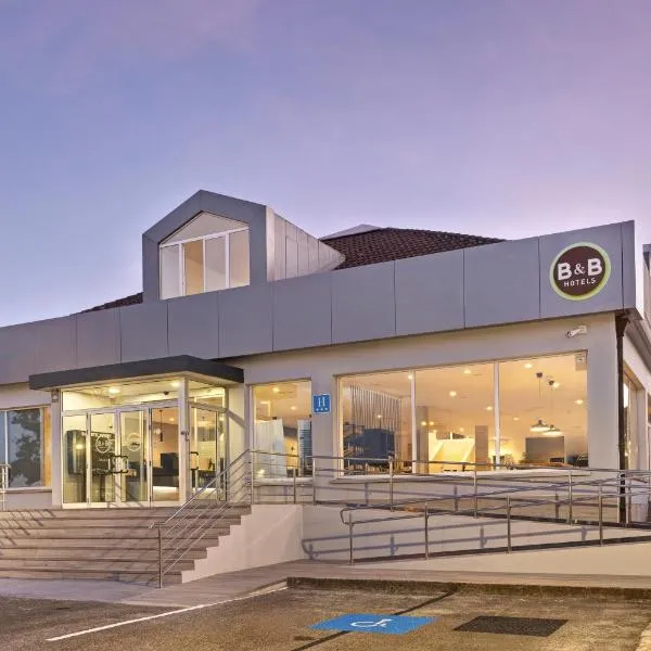 B&B HOTEL Oviedo，位于韦耶拉的酒店