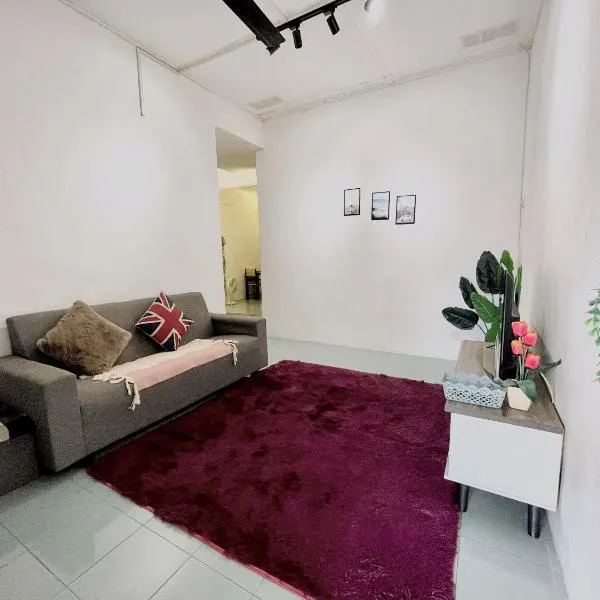 Heritage Cozy Entire 3 Bedroom House At Kijang Alma Bukit Mertajam，位于大山脚的酒店