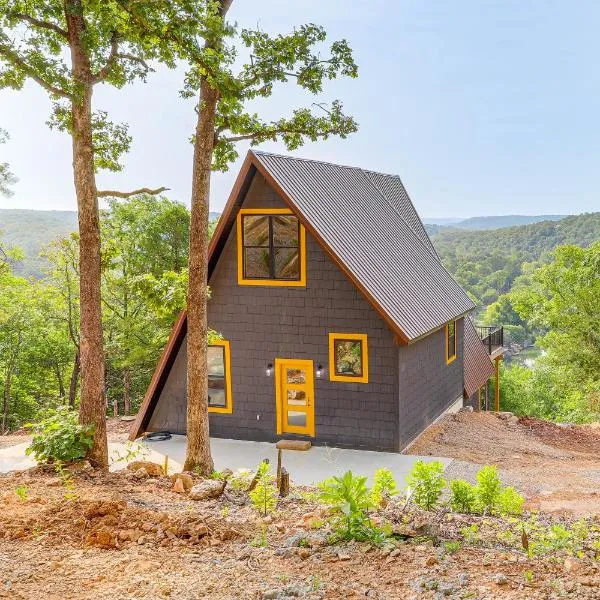 A-Frame Hardy Cabin w/ Spring River Views!，位于Hardy的酒店