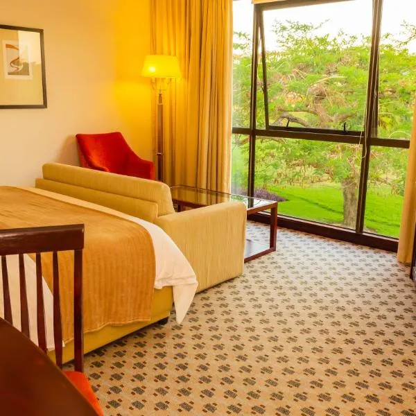 Phakalane Golf Estate Hotel & Convention Centre，位于哈博罗内的酒店
