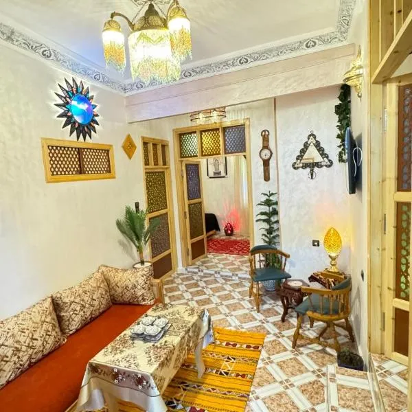 Appartement Authentique à la Médina de Fès - À Deux Pas de Bab Bou Jeloud & des Souks，位于Fès al Bali的酒店