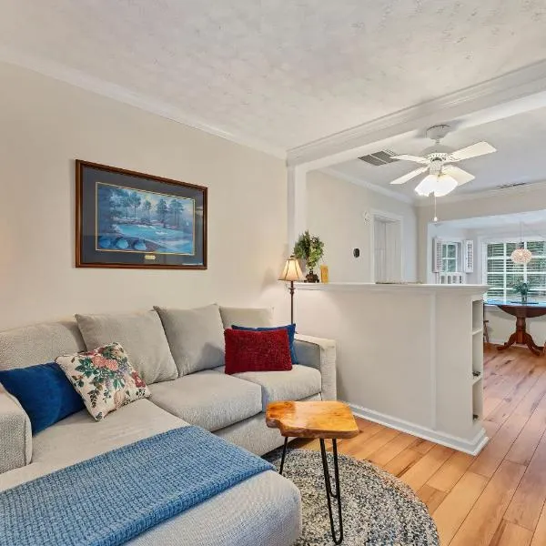 The Cottage at Knollwood Manor，位于南派恩斯的酒店