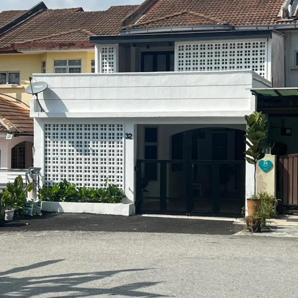 RUMAH MAWAR by IMPIAN HOMESTAY KLIA-SALAK TINGGI-NILAI，位于雪邦的酒店