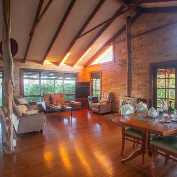 Stone Cottage，位于Possum Brush的酒店