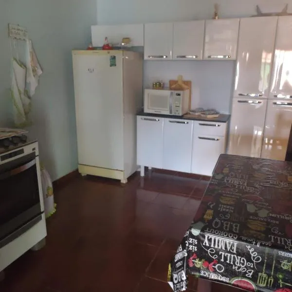Casa com pisina infantil em Brotas，位于布罗塔斯的酒店