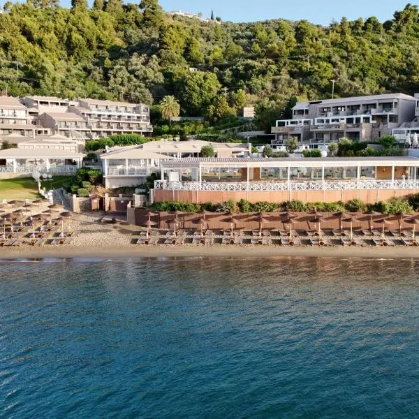 Kassandra Bay Resort, Suites & Spa，位于瓦西里亚斯的酒店