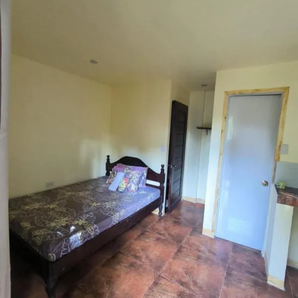 Toto's House Room Rental，位于公主港的酒店