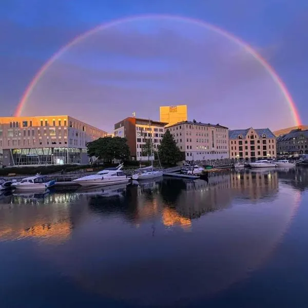 Ålesund Guesthouse Caravan，位于于尔斯泰因维克的酒店